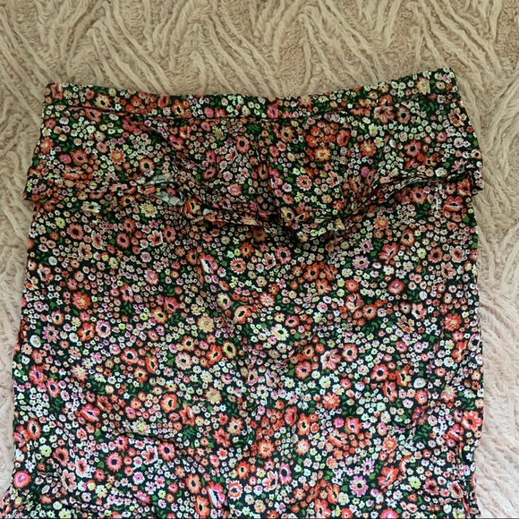 Billabong strapless romper 🌸☀️ - Picture 2 of 6